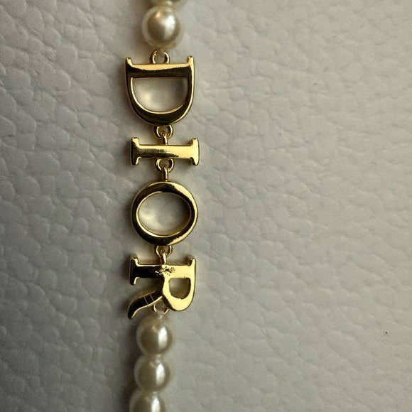 Brand new Gwp Dior Gold and White Pearl Bracelet - Picture 2 of 5